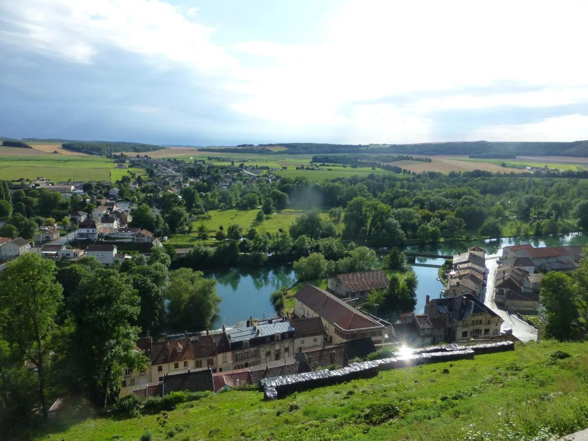 Les Chambres De La Ville Haute Dun-sur-Meuse Exteriér fotografie